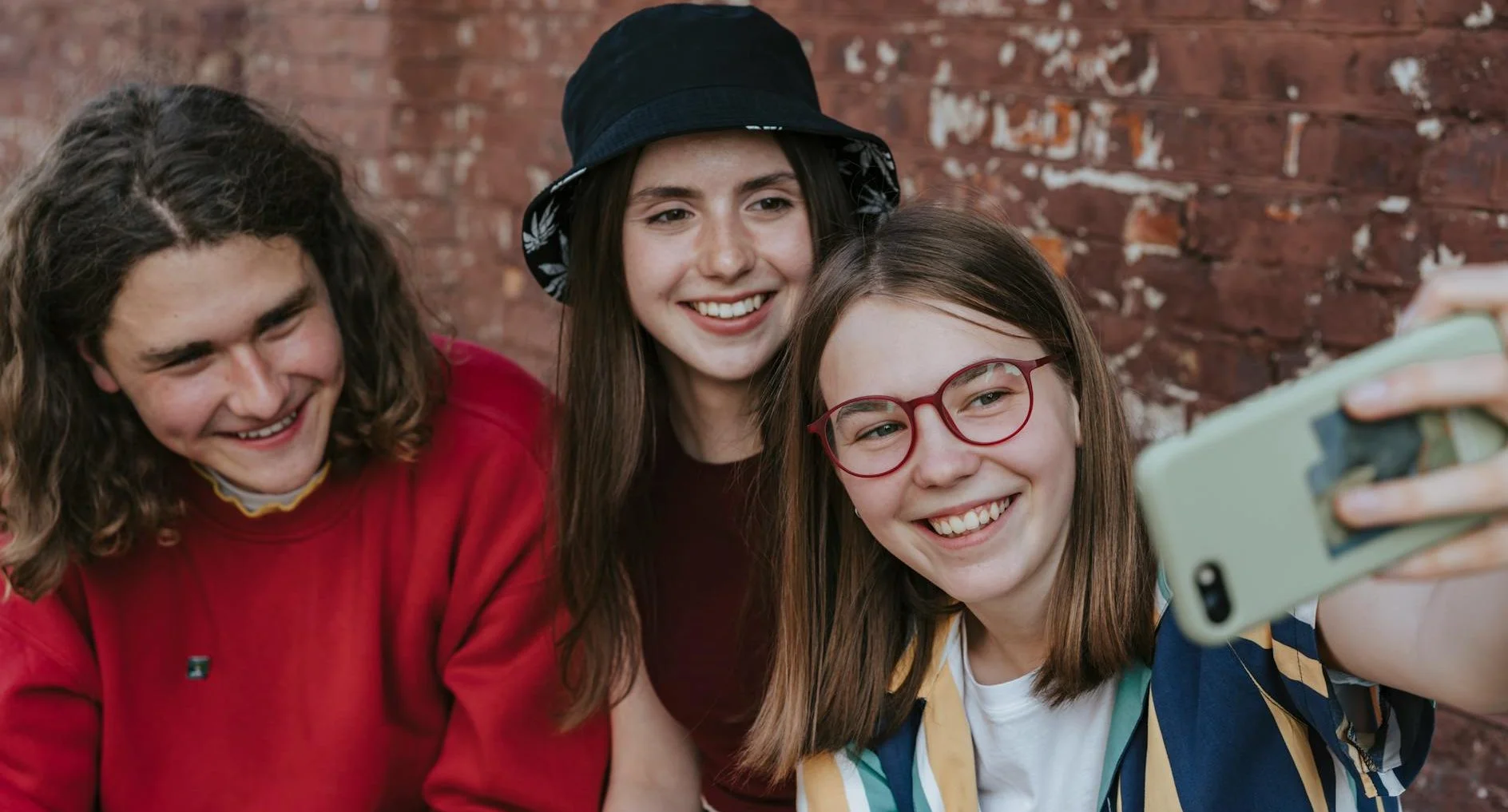 Teens on Social Media – An Instagram Safety Guide for Parents